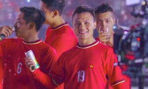 Vì sao Quang Hải mặc áo nhái U23 Việt Nam quảng cáo bia?