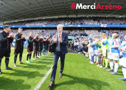 HLV Arsene Wenger chia tay Ngoại Hạng Anh: Đến đối thủ cũng rưng rưng xúc động