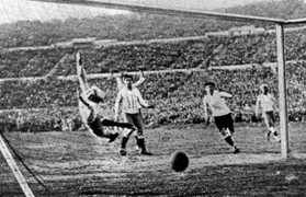 Lịch sử World Cup 1930: Cúp vàng thế giới khai sinh trong gian khó