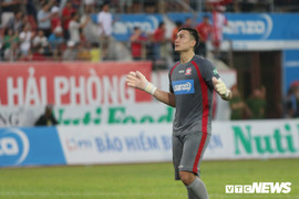 Đặng Văn Lâm tỏa sáng ở V-League: 'Tôi không nghĩ đấy là may mắn'