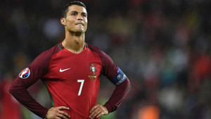Ronaldo nhận án 2 năm tù ngay trước đại chiến Bồ Đào Nha vs Tây Ban Nha