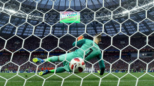 Đối thủ cứ sút là vào, De Gea bỗng hóa tầm thường ở World Cup