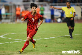 Công Phượng làm mê say khán giả, HLV Palestine tấm tắc khen hay