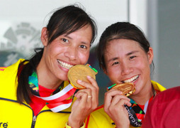 Giành huy chương vàng ASIAD lịch sử, đội Rowing nữ Việt Nam òa khóc