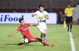 HAGL cứ đá thế này, bầu Đức còn vui nổi không?