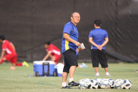 Tỷ lệ thắng 0% và thách thức khổng lồ chờ đợi HLV Park Hang Seo