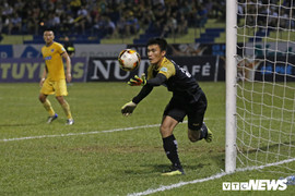 BLV Quang Huy: Bùi Tiến Dũng non kinh nghiệm, sẽ rút ra bài học sau sai lầm