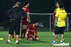 Xuân Trường và đồng đội méo mặt, bơ phờ sau màn hít đất khó nhằn