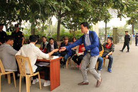 Bán vé online chung kết Việt Nam vs Malaysia: Có thể ủy quyền cho người khác nhận vé