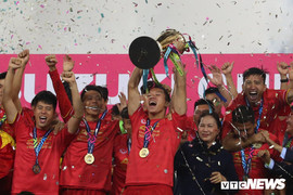 Phó Thủ tướng Phạm Bình Minh: Bóng đá góp phần quảng bá Việt Nam