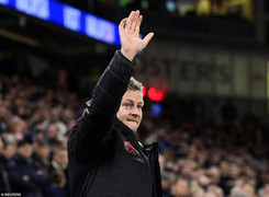 Solskjaer khởi đầu mĩ mãn, MU 'lột xác' thắng tưng bừng Cardiff