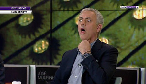 Bị UEFA lùng sục, Mourinho phải trốn trong giỏ đựng quần áo suýt ngạt thở