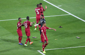 Asian Cup: CĐV ném giày dép vào đối thủ, chủ nhà UAE đối mặt án phạt nặng