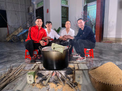 Tuyển thủ Việt Nam có nhà mới, xe xịn đón Tết Kỷ Hợi bên gia đình