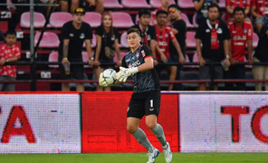 Báo Thái Lan: Đặng Văn Lâm hay nhất hàng thủ Muangthong United