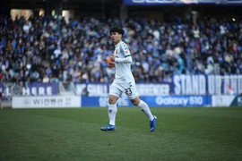 'Lối chơi của Incheon United đang kìm hãm Công Phượng'