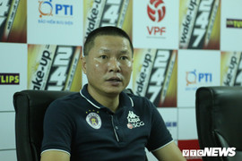 Hà Nội FC nâng cúp vô địch V-League, bác tin HLV Chu Đình Nghiêm về Thanh Hoá