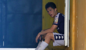 Đình Trọng đứt dây chằng, hết hi vọng dự SEA Games