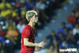 Công Phượng gặp 'vận hạn' sau khi để kiểu tóc mới thế nào?