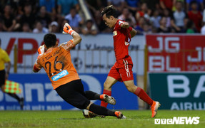 Văn Toàn chạy không biết mệt, góp công lớn đưa HAGL vào tứ kết Cúp Quốc gia