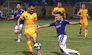Nén đau buồn thi đấu, Quang Hải khiến đồng đội, HLV Hà Nội FC cảm kích