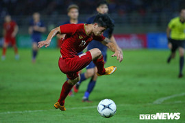 Thái Lan 0-0 Việt Nam: Công Phượng 'tấu hài', Tuấn Anh làm lu mờ Messi Thái