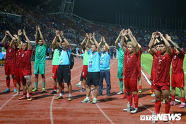 Không thắng được Thái Lan, tuyển Việt Nam rơi xuống hạng 99 thế giới