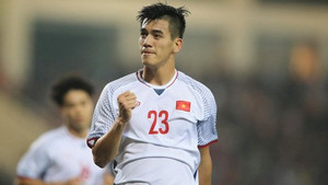 Video: U22 Việt Nam phối hợp như đá tập, Tiến Linh lập cú đúp