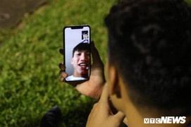 Gọi điện chúc mừng Hà Nội FC vô địch, Đoàn Văn Hậu bị trêu 'không được tiền thưởng'