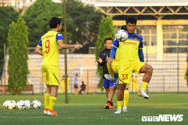 Hé lộ lý do Mạc Hồng Quân bị HLV Park Hang Seo loại khỏi tuyển Việt Nam