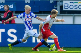 Hậu vệ trái số 1 của SC Heerenveen chơi thế này, Đoàn Văn Hậu dự bị là bình thường