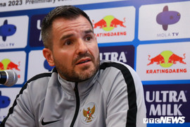 HLV McMenemy ghen tị với thầy Park Hang Seo, khuyên bóng đá Indonesia phải học hỏi Việt Nam