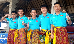 Video: Tuyển Việt Nam chia tay nhau, hẹn ngày tái ngộ đấu UAE, Thái Lan