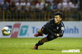 Bùi Tiến Dũng đàm phán hợp đồng với CLB TP.HCM