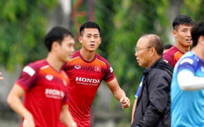 Tiền đạo tuyển Việt Nam: 'Hợp đồng là chuyện riêng của HLV Park Hang Seo'