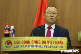 HLV Park Hang Seo lo lắng: 'Không biết đây có phải lần cuối ký hợp đồng với VFF hay không?'