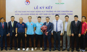 Lộ diện đại gia hỗ trợ VFF trả lương HLV Park Hang Seo