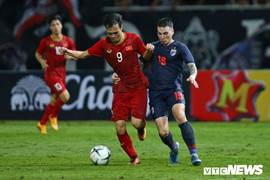 Bắt chước tuyển Việt Nam không thành công, HLV Nishino 'trảm' 2 hậu vệ đá kém nhất