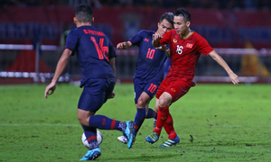 Hậu vệ Thái Lan: Tuyển Việt Nam tiến bộ rất nhiều