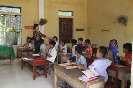 Gần 120 học sinh Hà Tĩnh đến trường sau hai năm thất học