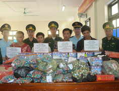 Thiết kế 2 hầm bí mật trên xe để vận chuyển pháo lậu