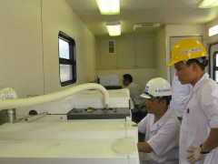 Giám sát nguồn thải Formosa bằng 2 trạm kiểm định môi trường di động