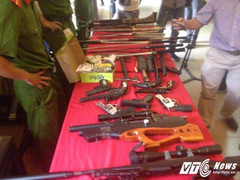Kho vũ khí ‘khủng’ trong nhà tên giang hồ khét tiếng tại Hà Nội