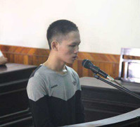 Dùng dao tự chế đâm chết bạn chỉ vì 500 ngàn đồng