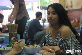 'Bún mắng, cháo chửi' lên CNN: Nữ khách hàng bị chủ quán chửi mắng thậm tệ nói gì?