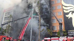 Cháy quán karaoke, 13 người chết: Ai chịu trách nhiệm?