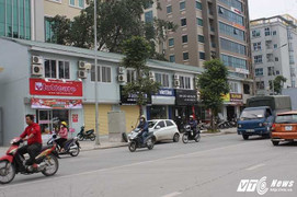 Hàng loạt cửa hàng 'cởi bỏ đồng phục' trên phố kiểu mẫu Thủ đô: Chính quyền lên tiếng