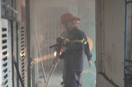 Quên tắt nến khi đi chơi, căn nhà cháy rụi vào mùng 1 Tết