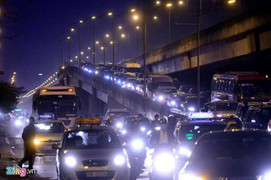 Mọi ngả đường về Thủ đô sau Tết Nguyên đán đều tắc cứng