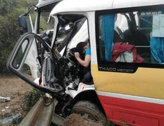 Xe buýt lao đầu vào xe tải khiến 9 người thương vong: Xác định danh tính nạn nhân